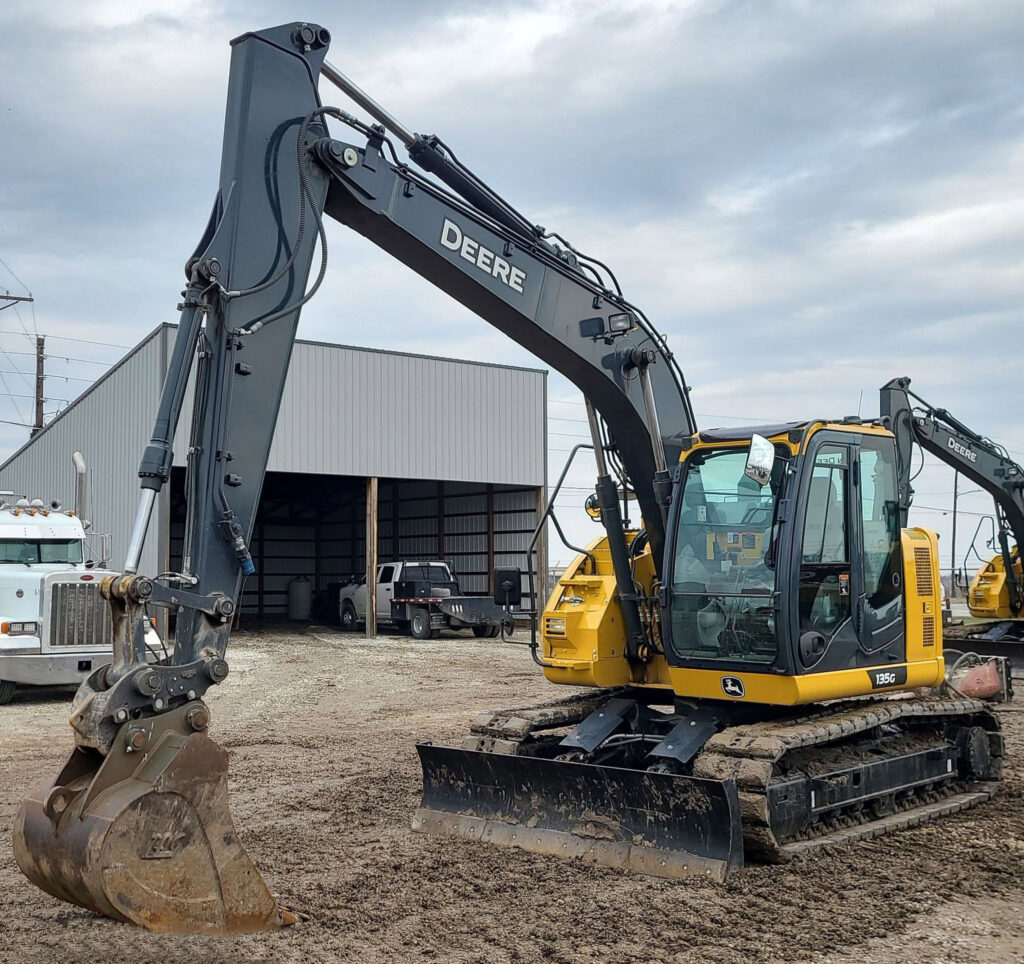 2022 John Deere 135G