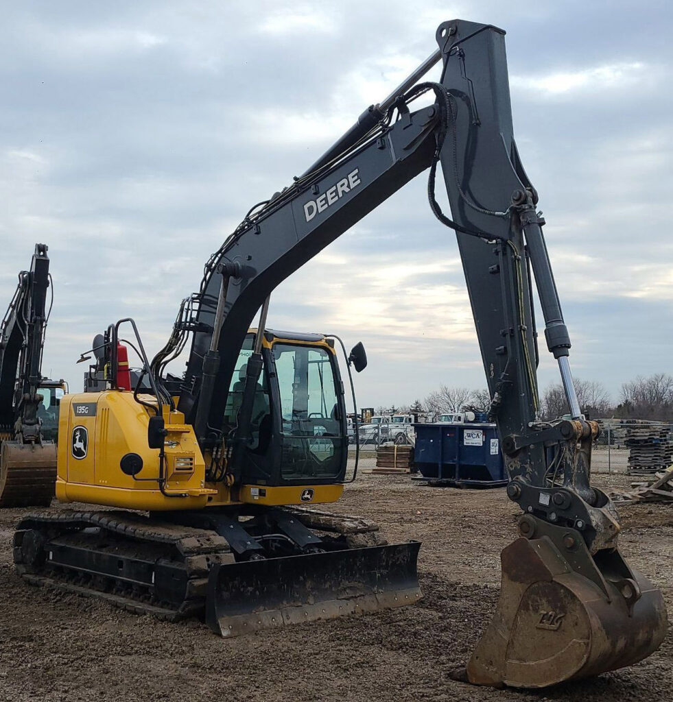 2022 John Deere 135G