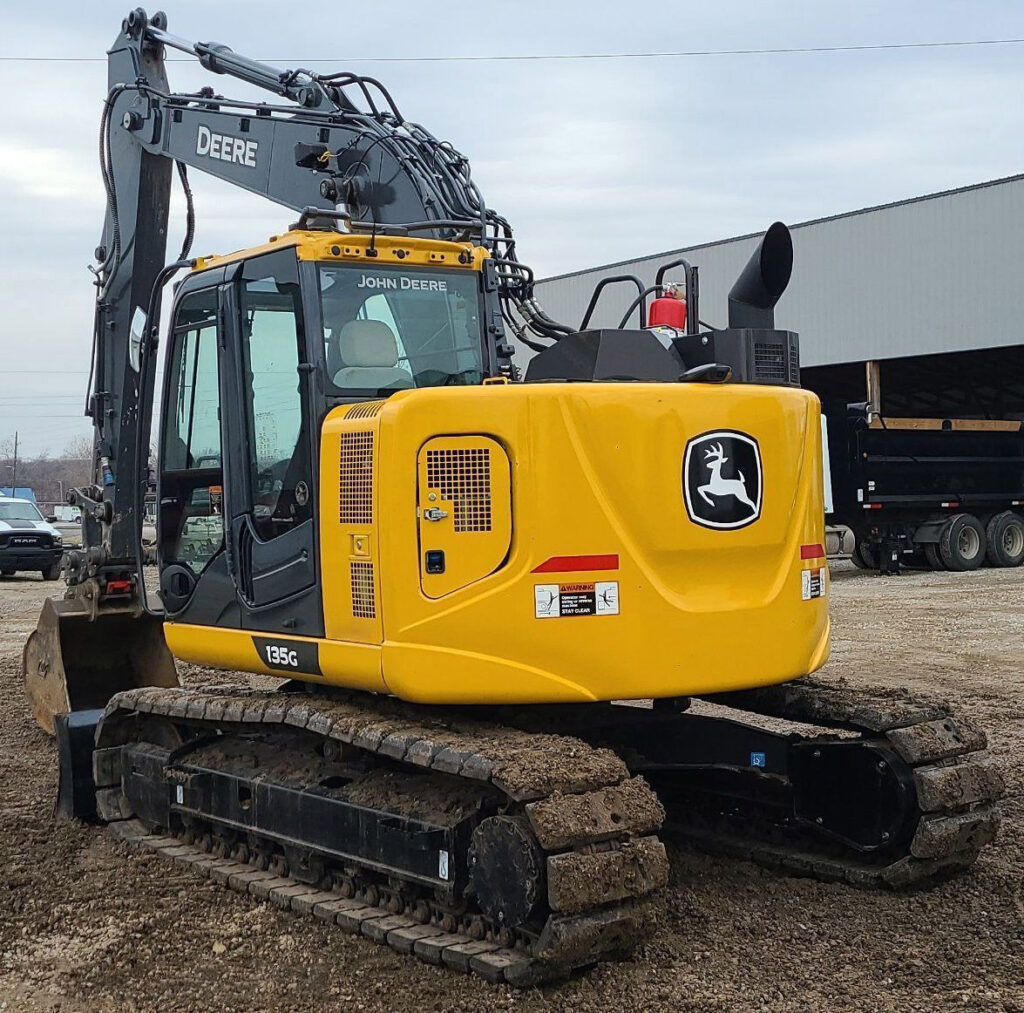 2022 John Deere 135G
