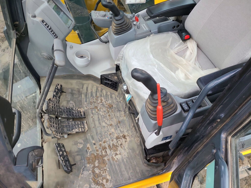 2022 John Deere 135G