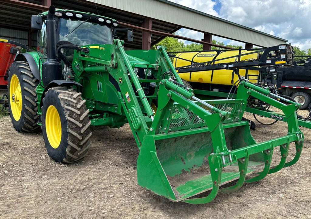 2017 John Deere 6175R