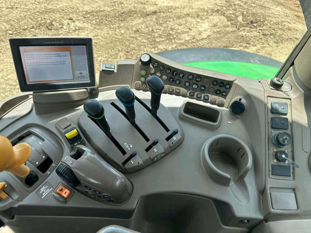 2017 John Deere 6175R